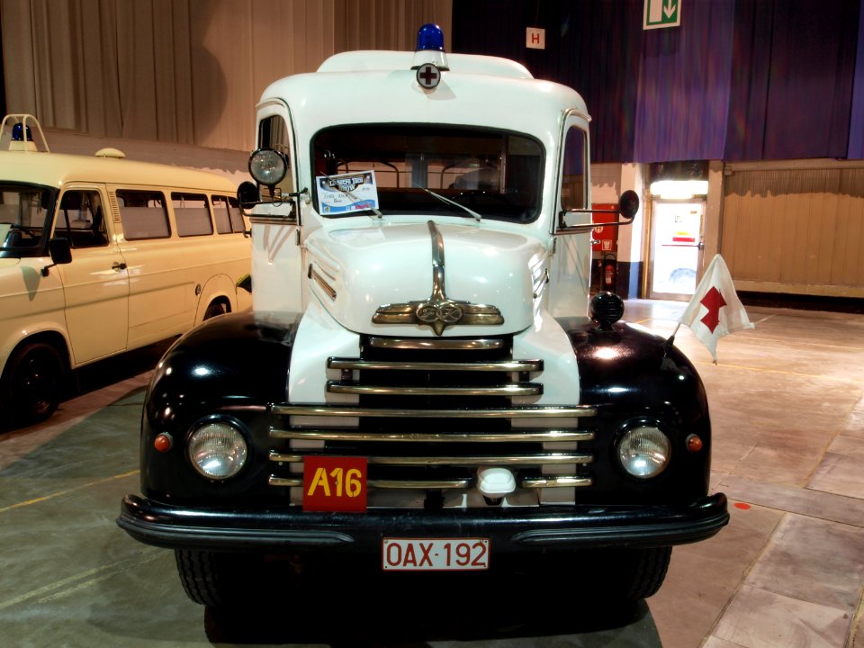 Ford Koln 1954 Ambulance pic2