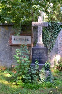 Frankfurt, Hauptfriedhof, Grab adM B 382 Nortz