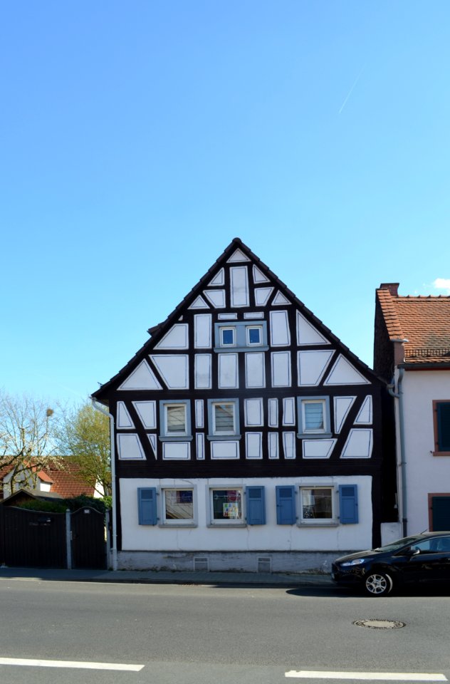 Frankfurt-Bergen, Marktstraße 52