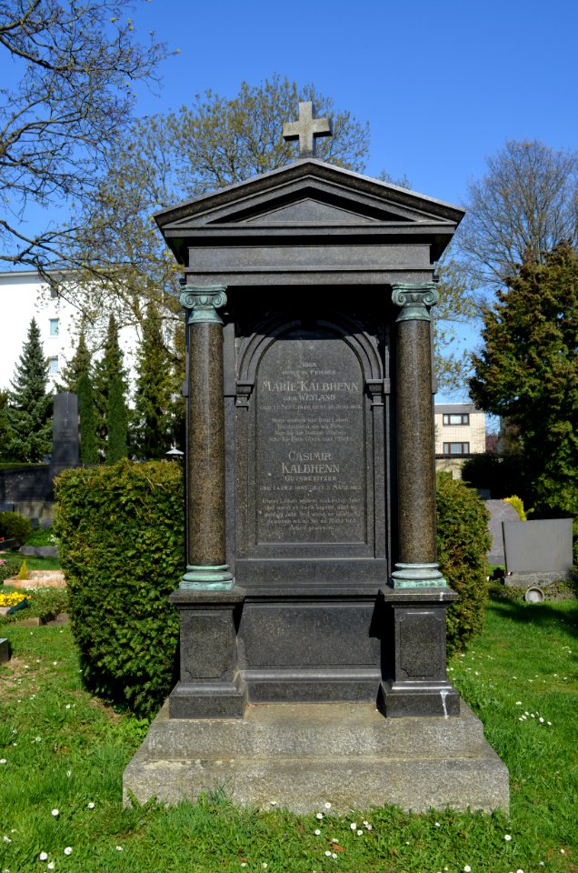 Frankfurt-Bergen, Friedhof, Grab Kalbhenn
