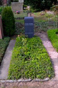 Frankfurt, Hauptfriedhof, Grab D 426 Schauer