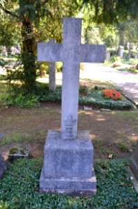 Frankfurt, Hauptfriedhof, Grab B 141-142 Katholische Geistlichkeit, Peter Josef Karst