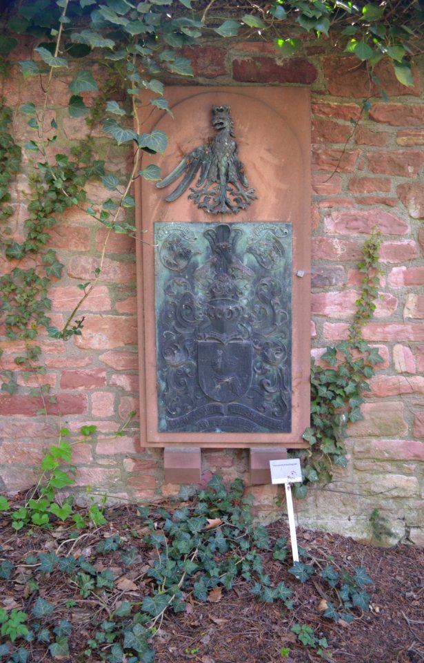 Frankfurt, Hauptfriedhof, Grab E an der Mauer 359a Eduard Ludwig von Harnier