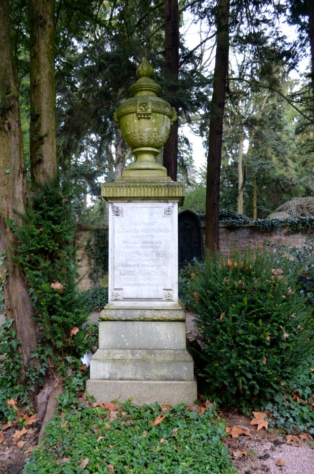 Frankfurt, Hauptfriedhof, Grab G 332 von Hoven
