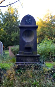 Frankfurt, Hauptfriedhof, Grab F 940 Wachtel