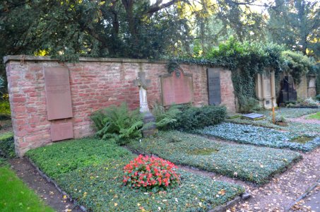 Frankfurt, Hauptfriedhof, Grab adM 273a Held-Reuter