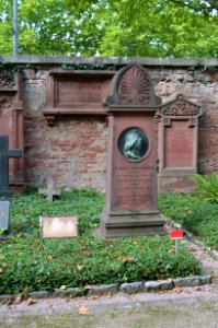Frankfurt, Hauptfriedhof, Grab E adM 415-417 Reiss-Stiebel (2)