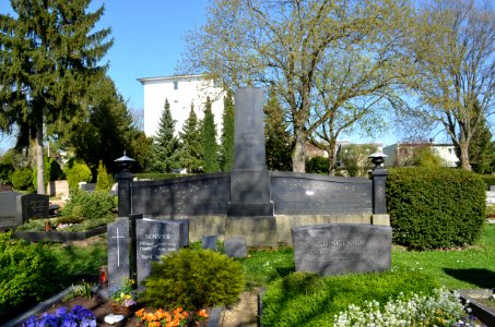 Frankfurt-Bergen, Friedhof, Grab Ruppert