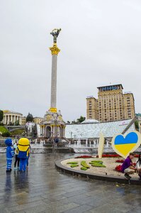Kreshatik obelisk street