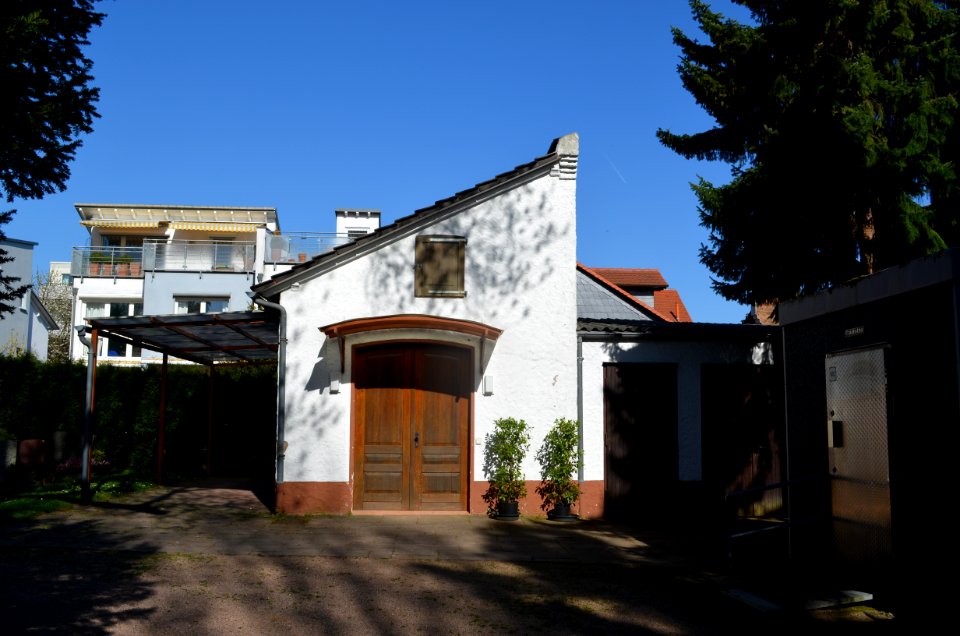 Frankfurt-Bergen, Friedhof, Halle