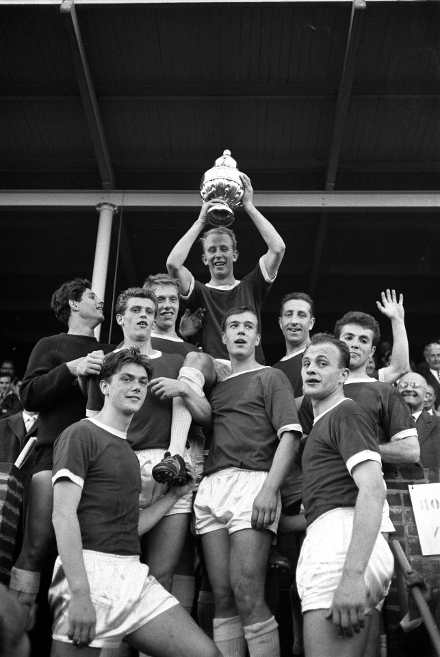 Finale KNVB-beker Ajax tegen NAC Aanvoerder Henk Groot en de KNVB-beker, Bestanddeelnr 912-5983