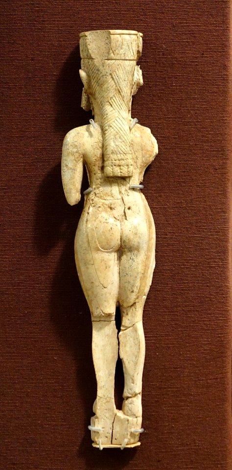 Female figurine, Megiddo, Stratum VIIA, Late Bronze IIB, 1300-1200 BC, ivory - Oriental Institute Museum, University of Chicago - DSC07725