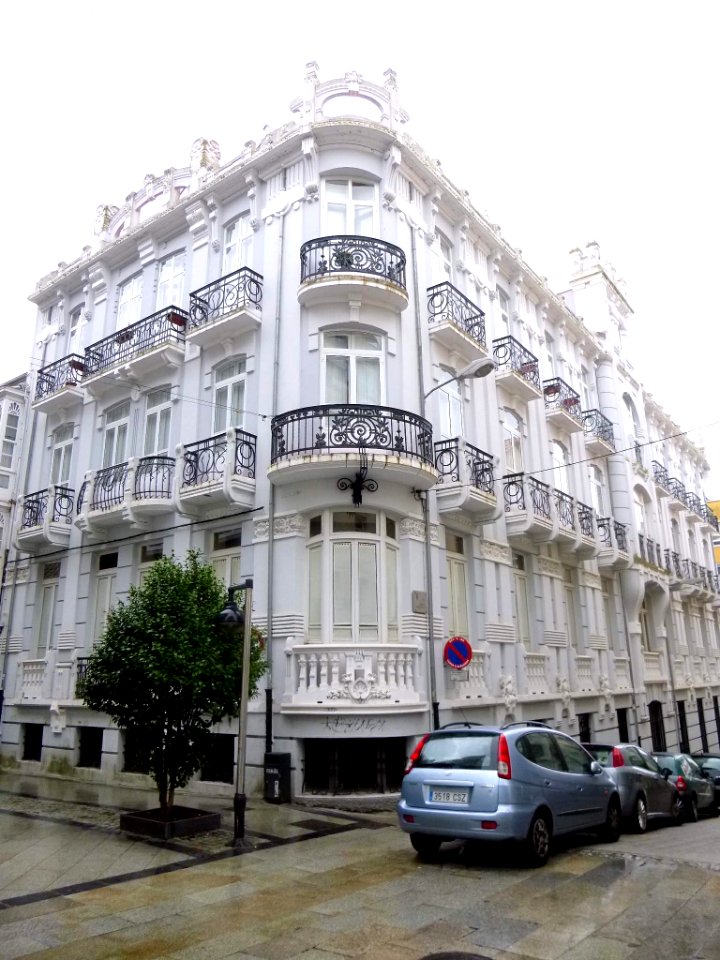 Ferrol - Barrio de La Magdalena - Banco Hispano (ex Hotel Suizo) 2