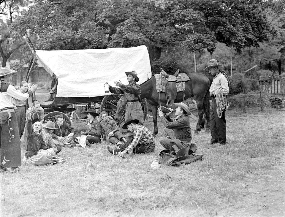 Eten en drinken in het kamp, Bestanddeelnr 190-0758