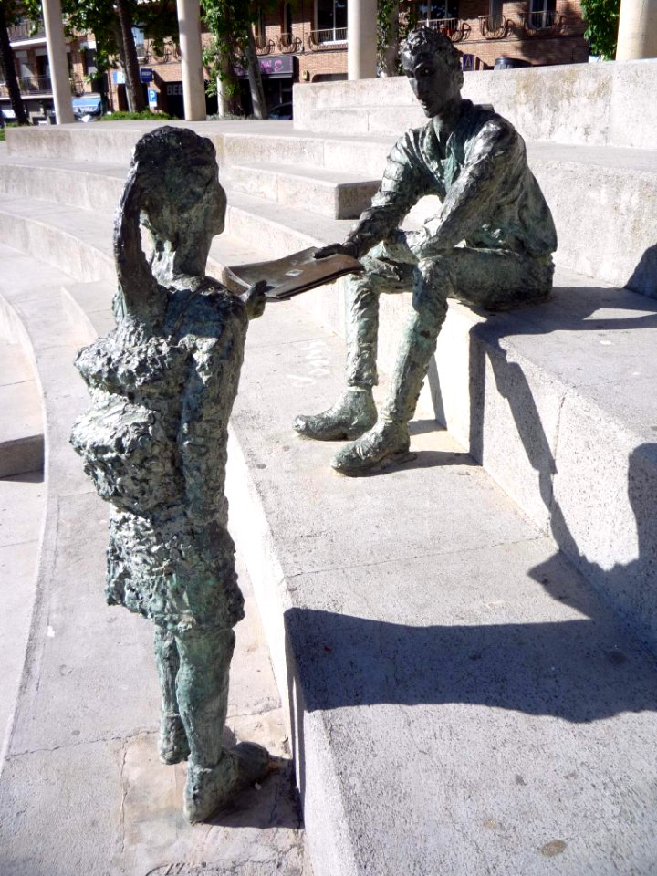 Esplugues de Llobregat - Plaça de Catalunya 4