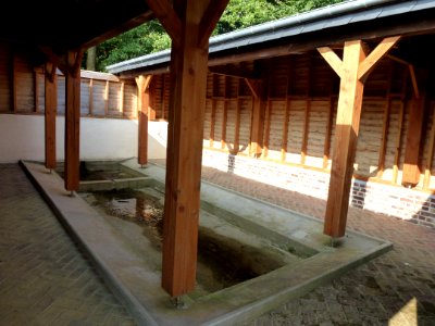 Eteignières (Ardennes) lavoir intérieur