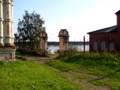 Fence and gate of the Church of the Holy Mandylion (Solvychegodsk) (02)