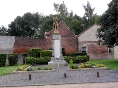 Essigny-le-Petit (Aisne) monument aux morts
