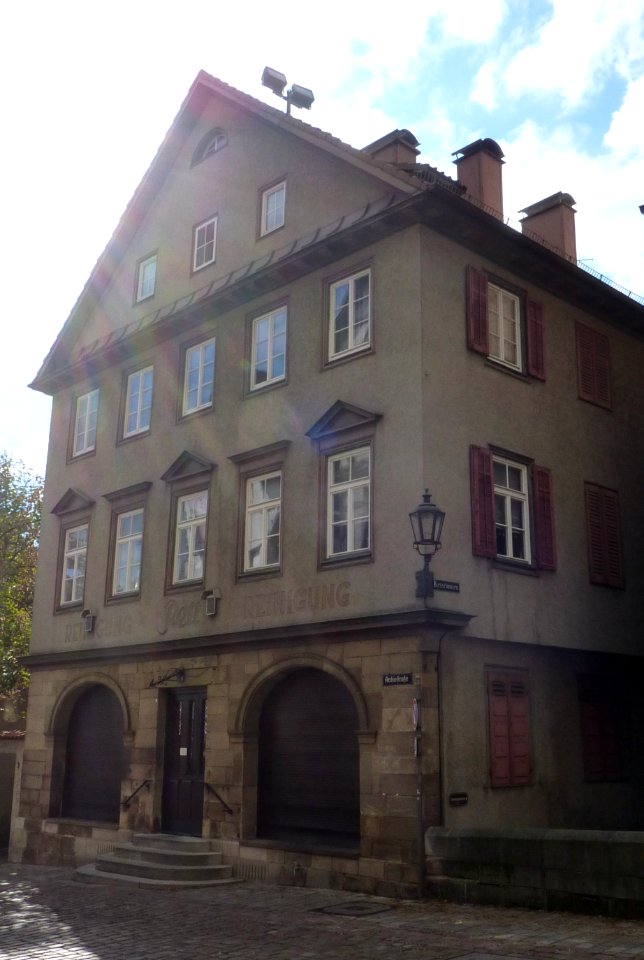ES Archivstraße 3
