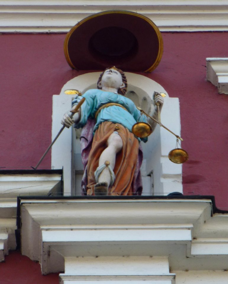 ES Altes Rathaus Justitia