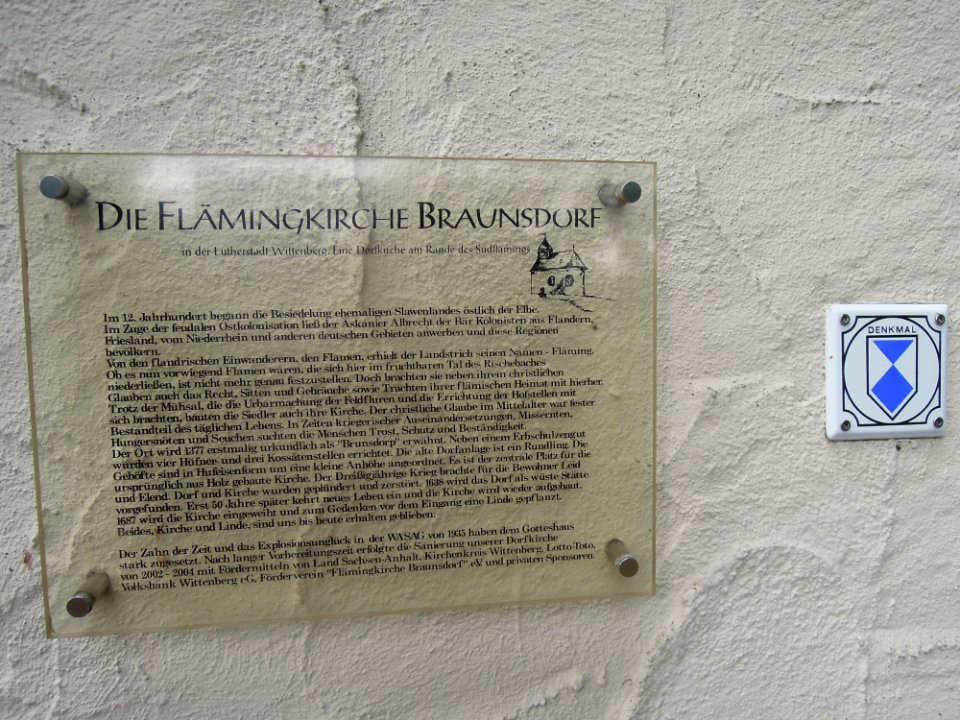 Flämingkirche Braunsdorf -Informationstafel zur Geschichte- August 2020