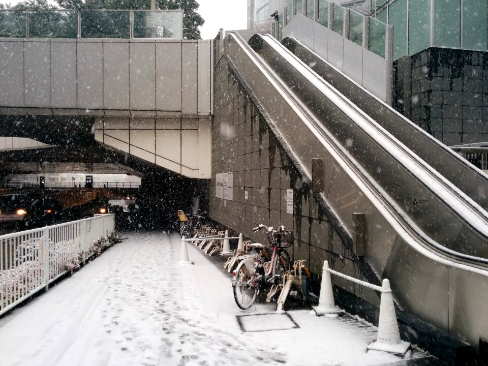 Escalator in snowy Roppomgi Hills