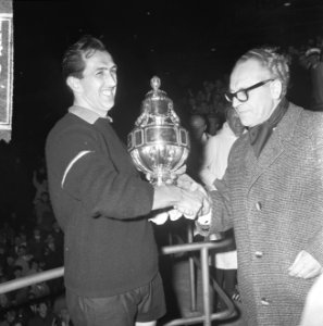 Feyenoord bekerkampioen, Eddy P. Graafland en minister Vrolijk, Bestanddeelnr 917-8222