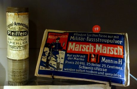 Foot powders, Pfeifferol Armee-Puder and Marsch-Marsch, Germany, World War I - Braunschweigisches Landesmuseum - DSC04703