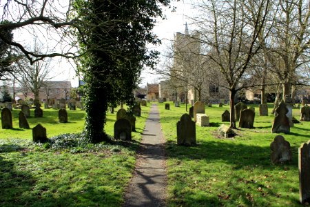 Footpath through Lakenheath churchyard
