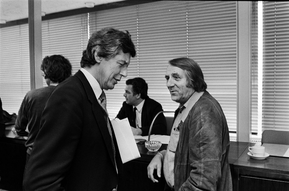 FNV-federatieraad onder andere over voorjaarsnota. 2.3.4 Wim Kok in gesprek met , Bestanddeelnr 932-1016