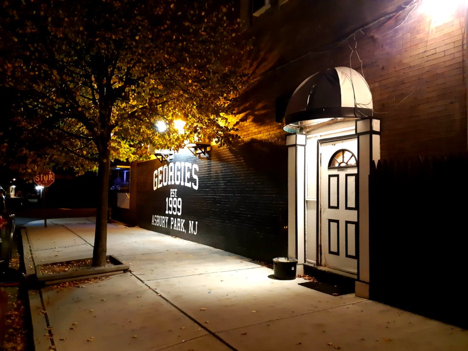 Georgies entrance