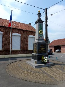 Floringhem (Pas-de-Calais, Fr) monument aux morts