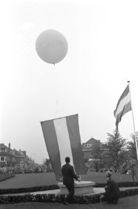Fokkerherdenking in Haarlem. Onthulling gedenksteen, Bestanddeelnr 912-8833