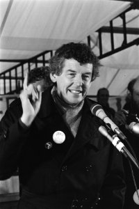 FNV-demonstratie (20.000 mensen) in Den Haag tegen 1 juli-maatregelen Wim Kok, Bestanddeelnr 932-9852
