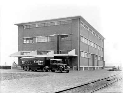 Gebouw van Hero, waar onder andere Hero Perl, een appellimonade, wordt geproduce, Bestanddeelnr 189-0346