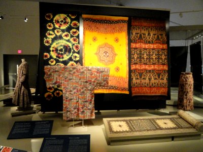 General view - Patricia Harris Gallery of Textiles & Costume, Royal Ontario Museum - DSC09361