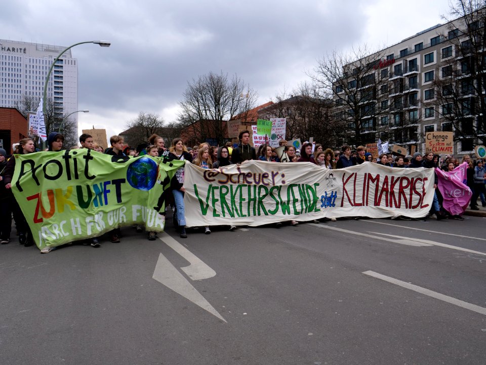 Front banner of the FridaysForFuture demonstration Berlin 15-03-2019 74