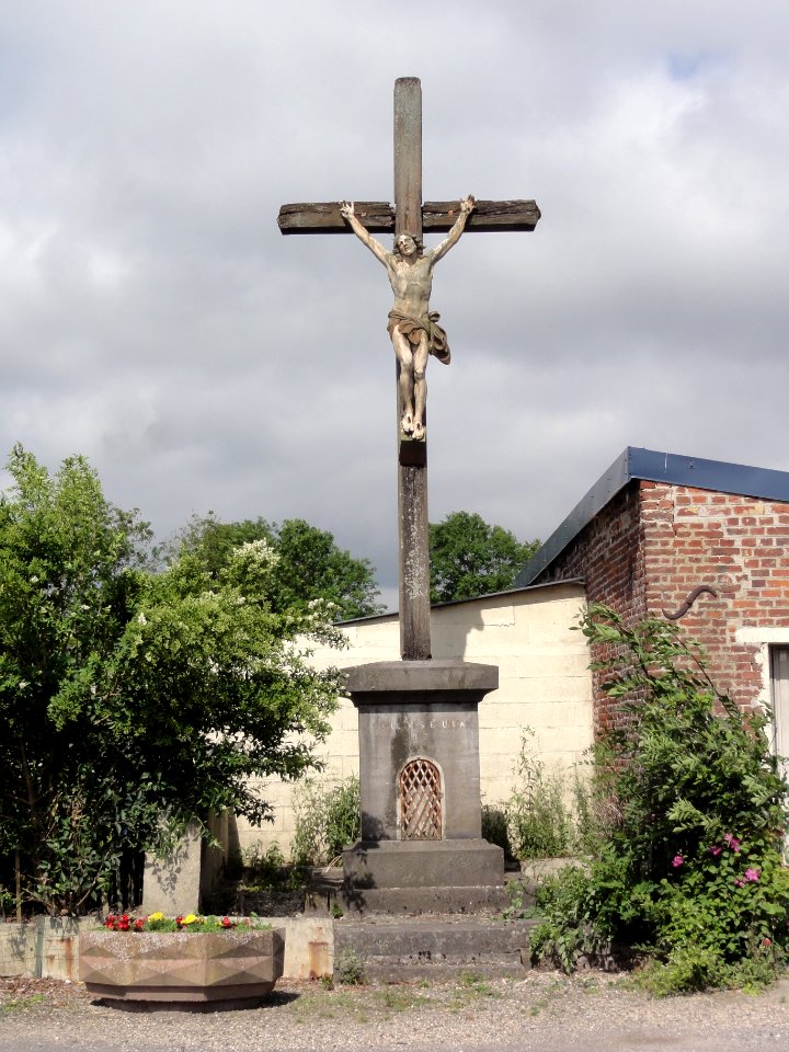 Froidestrées (Aisne) croix de chemin B