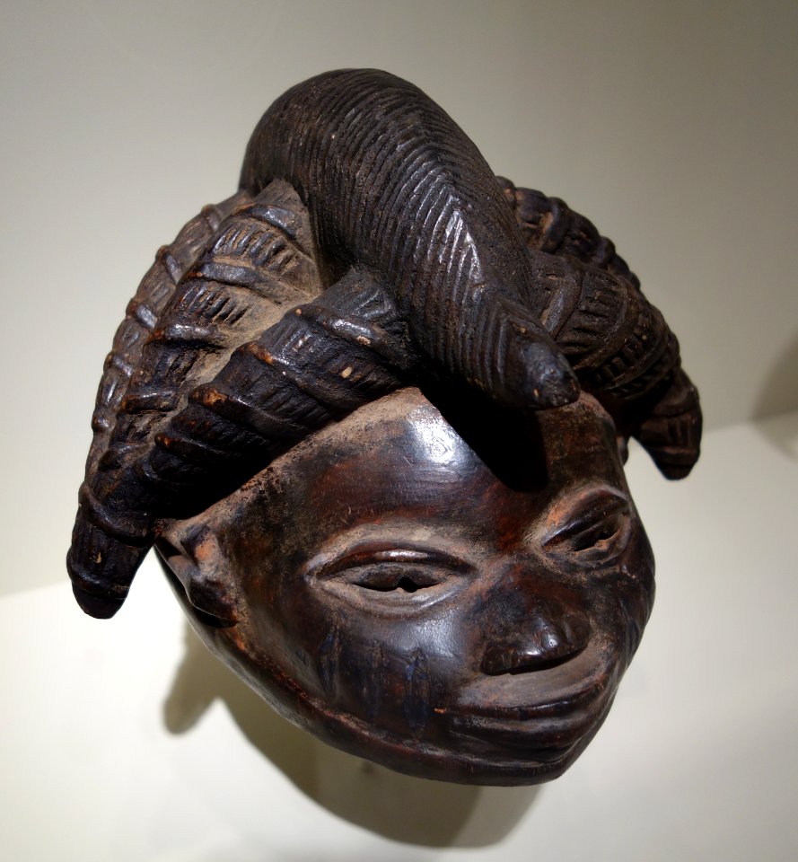 Gelede cap mask, Yoruba peoples, Nigeria, mid 20th century, wood, traces of pigment - Cincinnati Art Museum - DSC04301