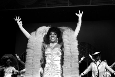 Generale repetitie Snip en Snap Revue 1970 in Amsterdam Milly Scott met balleten, Bestanddeelnr 923-0854