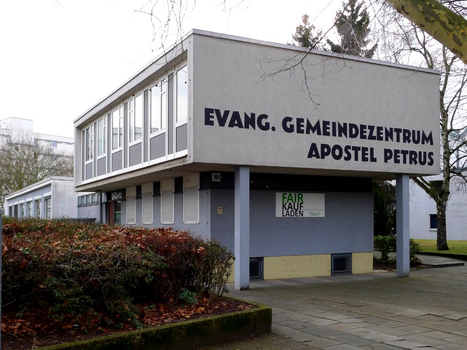 Gemeindezentrum Apostel-Petrus (Märkisches Viertel) Fassade