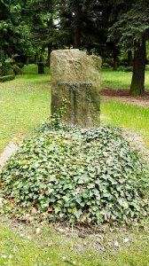 Friedhof Zum Heiligen Kreuz mai2017 - 1