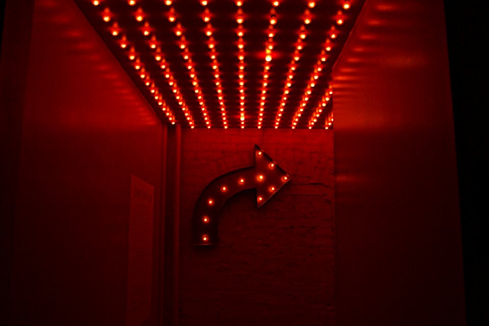 Red lights direction