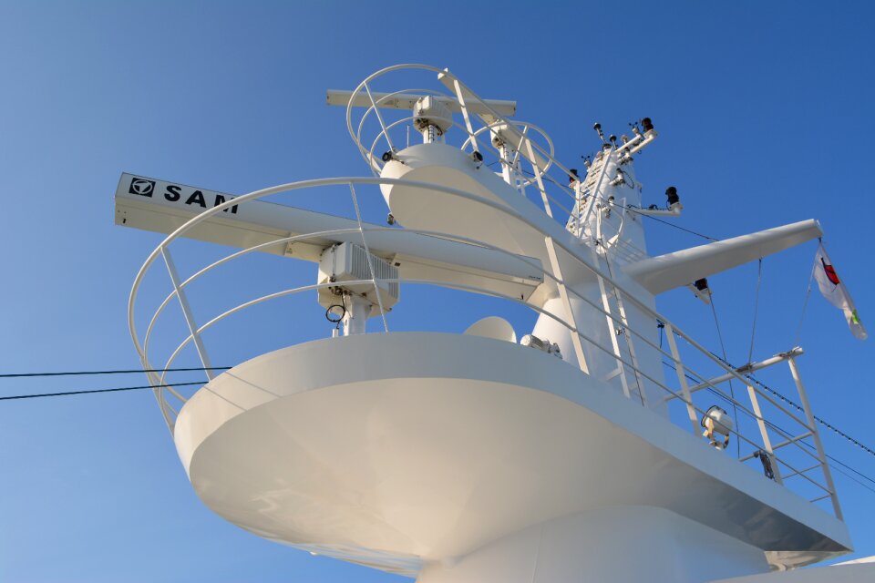 Cruise ship sky navigation