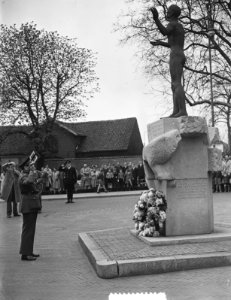 Generaal Charles Foulkes, de Canadese bevrijder van Nederland, bracht een bezoek, Bestanddeelnr 905-6662