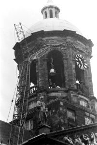 Gerestaureerd carillon bij paleis, Bestanddeelnr 919-0458