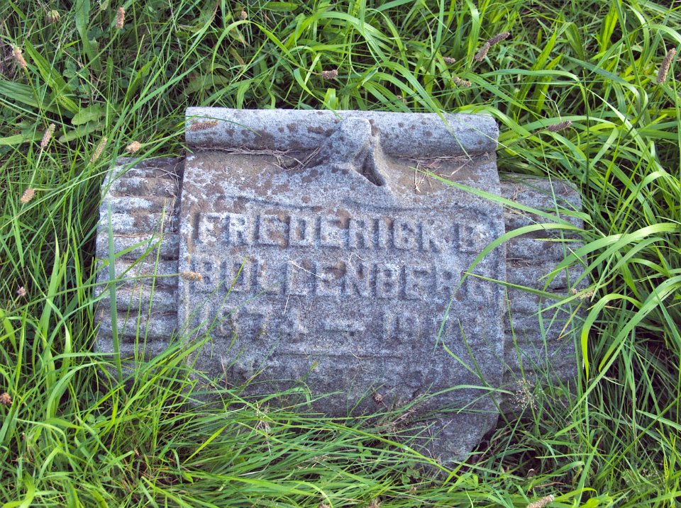 Frederick B. Bollenberg and Infant Son Monument, Homewood Cemetery, 2015-07-17, 01