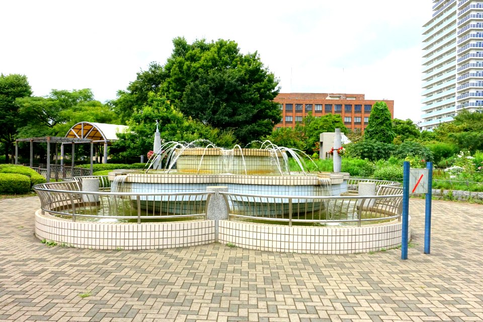 Fountain - Kiba Park - Koto, Tokyo, Japan - DSC05250