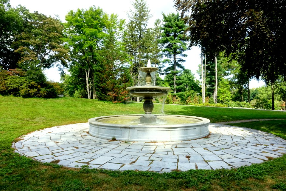 Fountain - Newton Cemetery & Arboretum - Newton Center, MA - DSC06989