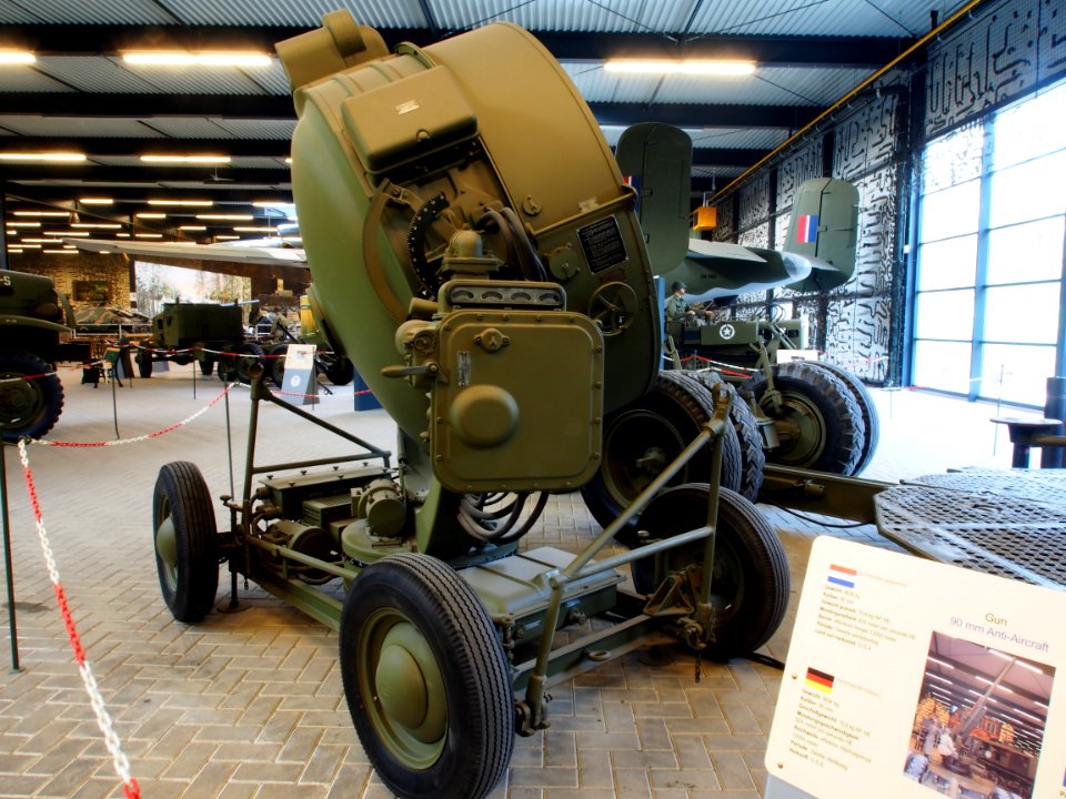 General Electric WW2 Search light pic2
